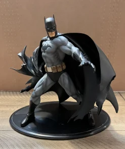 ARTFX Batman | DC Universe
