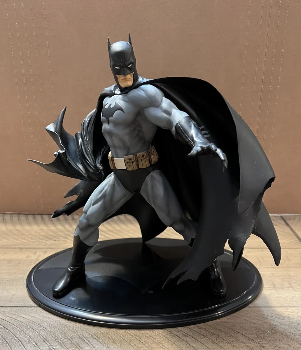 ARTFX Batman | DC Universe