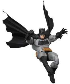 MAFEX No. 106 Batman flying
