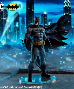 Batman Premium Figure