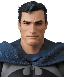 Batman Hush: MAFEX No.105 (2nd Reissue) Batman Action Figure - Image 10