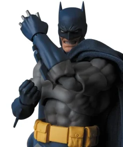 Batman Hush: MAFEX No.105 (2nd Reissue) Batman Action Figure - Image 8