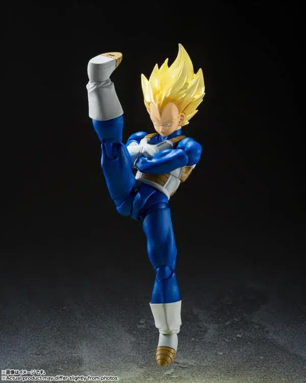 Dragon Ball Z Super Saiyan Vegeta (Awakening Super Saiyan Blood) Action Figure - Image 6
